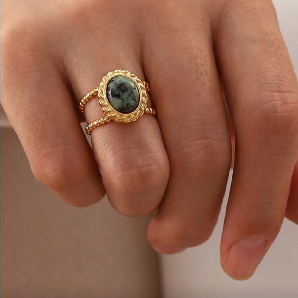 Gold and Black Stone Ring Q606